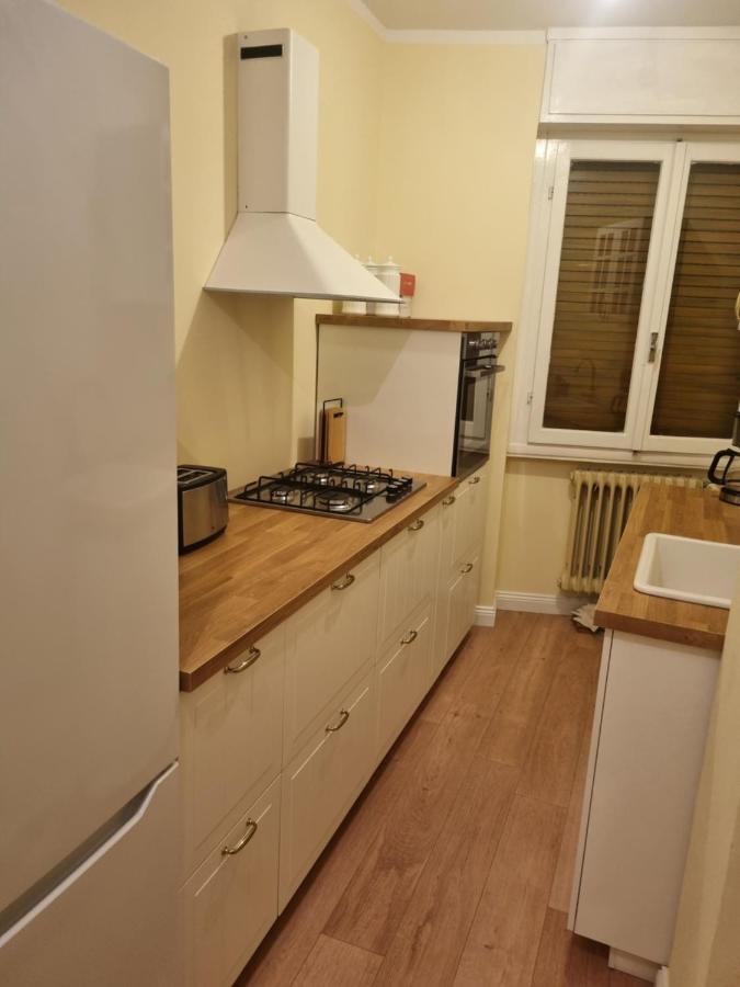 Sehr Zentral, Fussmarsch Bis Zur Promenade Und Trotzdem Ruhig Apartment Salo Exterior photo